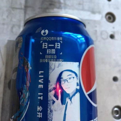 上海廠家易拉罐刻圖打字光纖激光打標(biāo)機